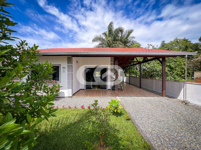 Venda em Costeira - Balneário Barra do Sul